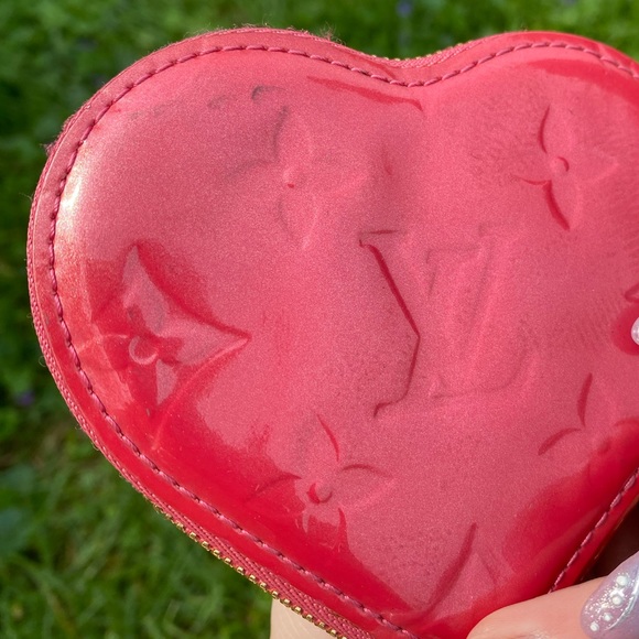 Louis Vuitton heart coin purse - Picture 8 of 16